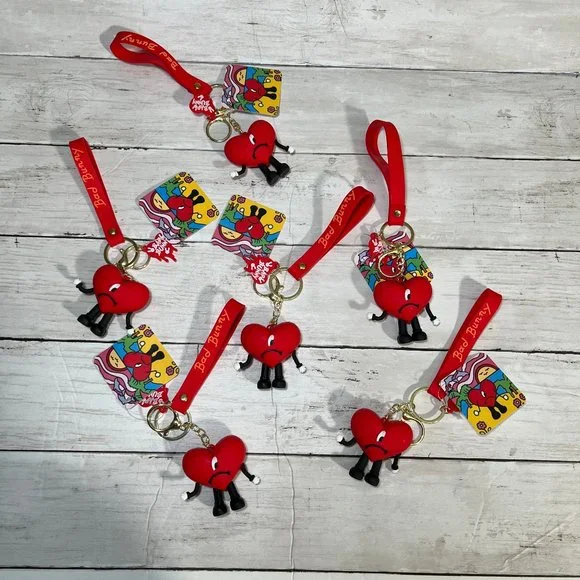 NWT Bad Bunny El conejo Malo 3D Keychain ((SET OF 6)) UN VERANO SIN TI - Picture 1 of 3